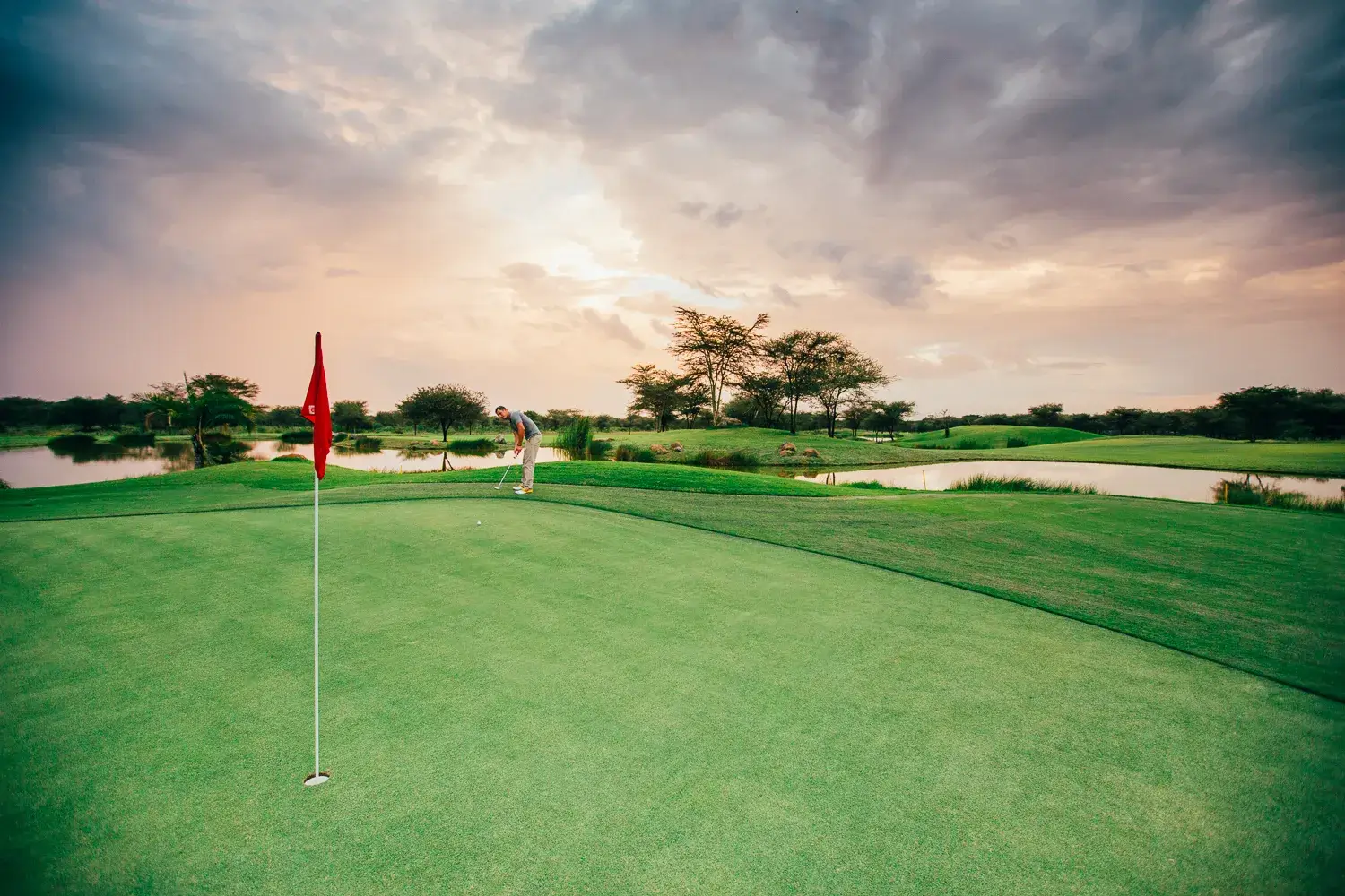 Golf and safari experience 3 Golf, Balloon Safari and Wildlife Safari in Tanzania